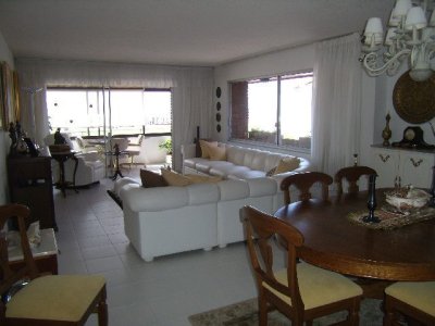 Apartamento en Brava, 3 dormitorios *