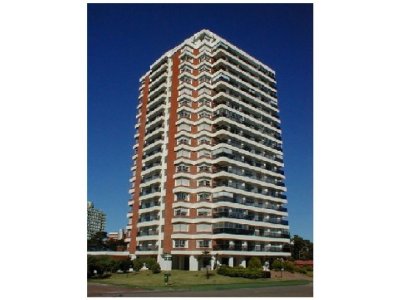 Apartamento en Punta del Este, Brava