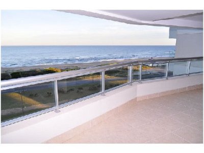 Apartamento en Brava, 3 dormitorios *