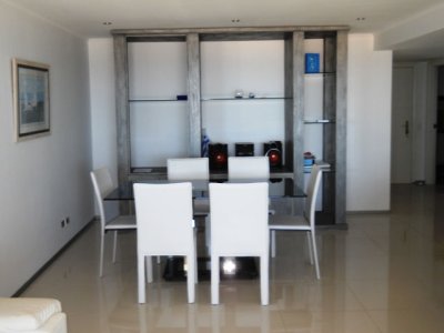 Apartamento en Brava, 2 dormitorios *