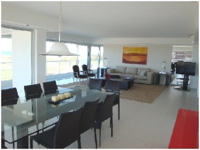 Apartamento en Brava, 4 dormitorios *