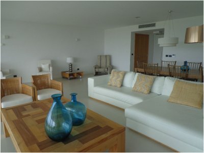 Apartamento en Brava, 3 dormitorios *