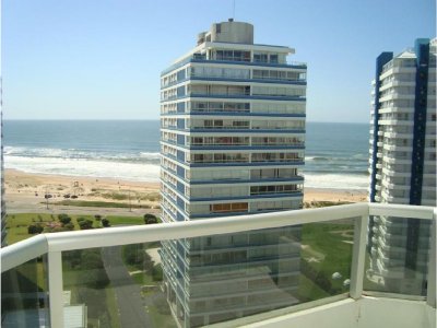 Apartamento en Brava, 2 dormitorios *