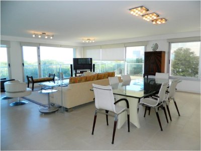 Apartamento en Punta del Este, Brava