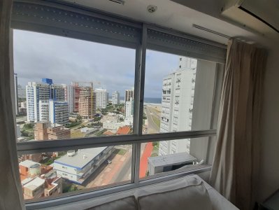 Apartamento en Brava, 3 dormitorios *