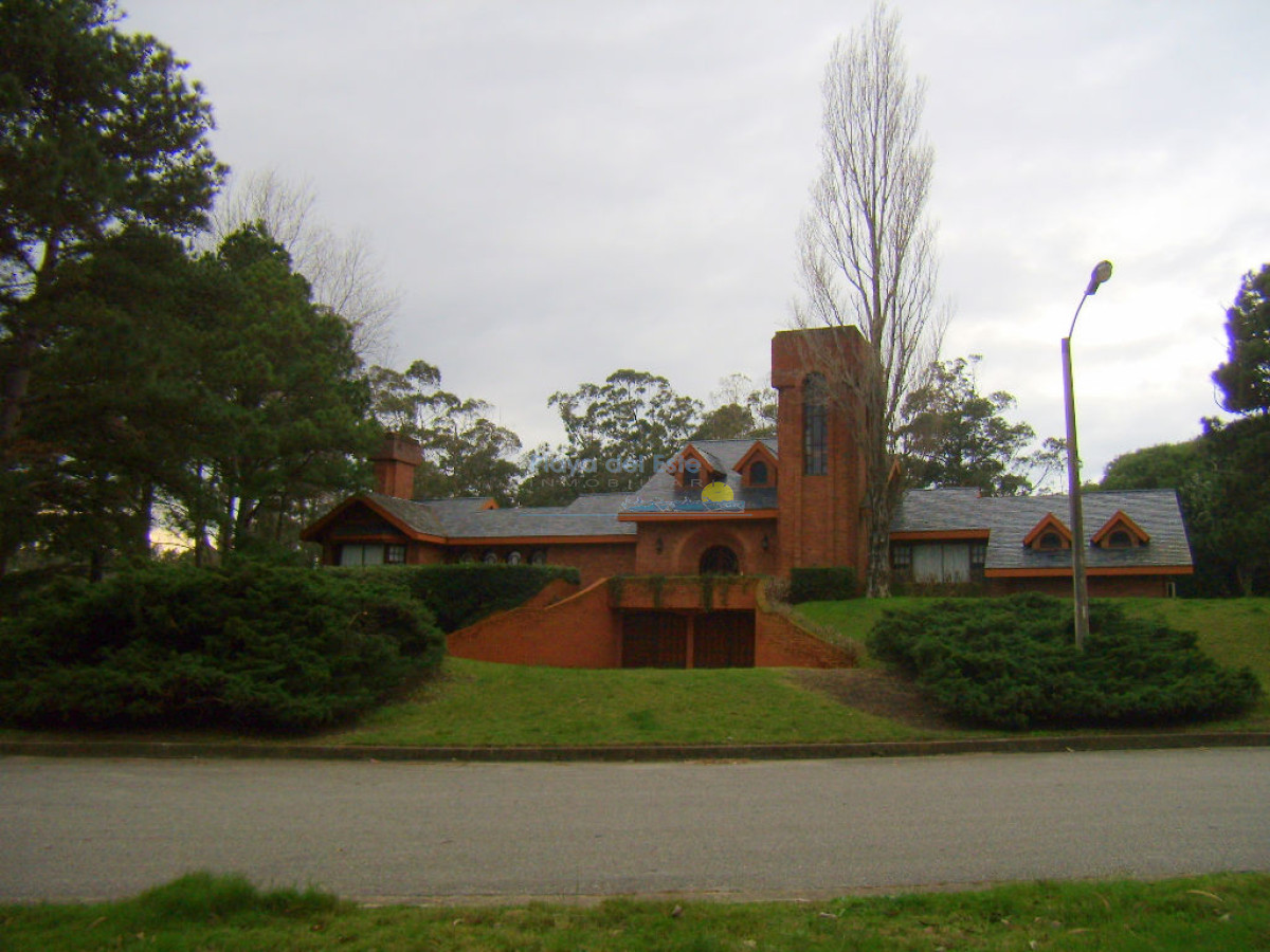 Beverly Hills - GoPunta - Portal Inmobiliario de Punta del Este - Maldonado