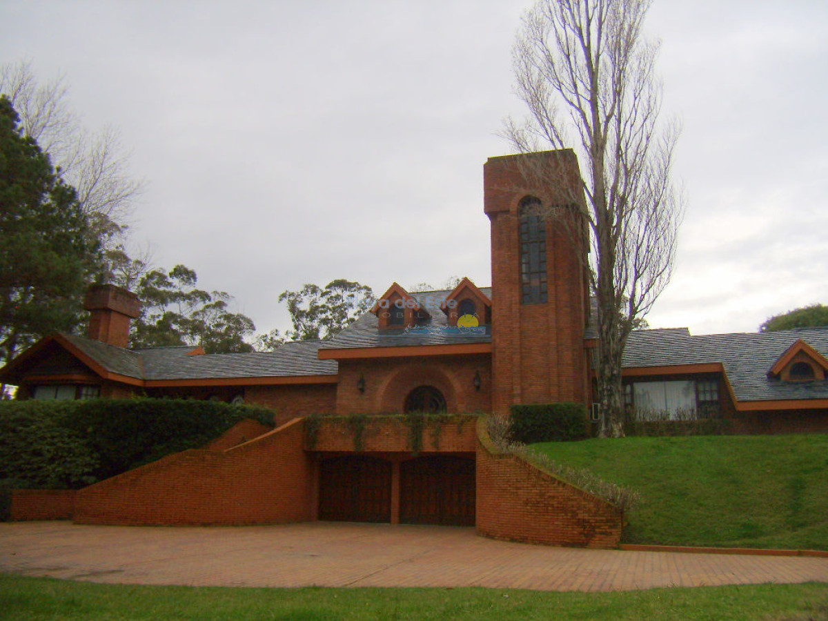 Beverly Hills - GoPunta - Portal Inmobiliario de Punta del Este - Maldonado