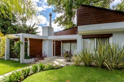 Muy lindo chalet, ideal para vivir todo el año.