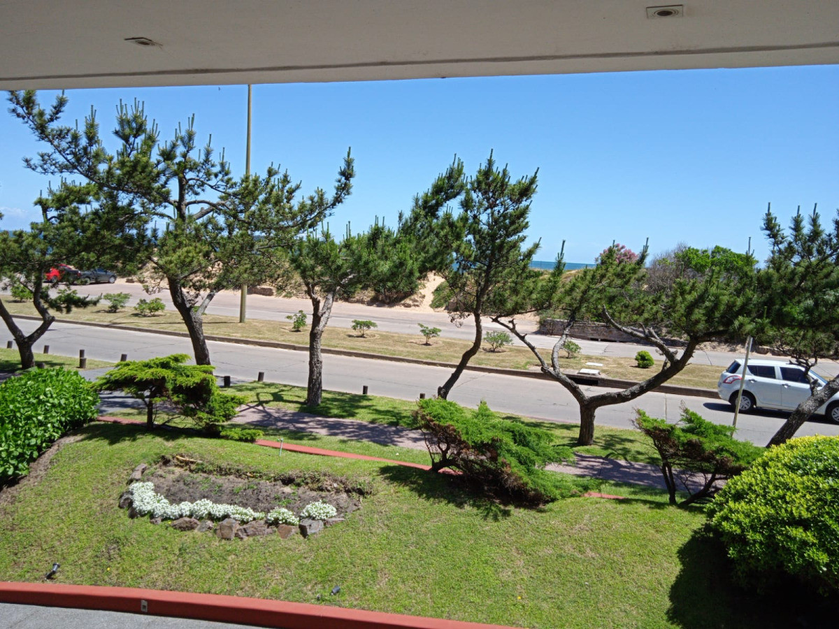 Imagen de Apartamento pasante en venta en Playa Mansa