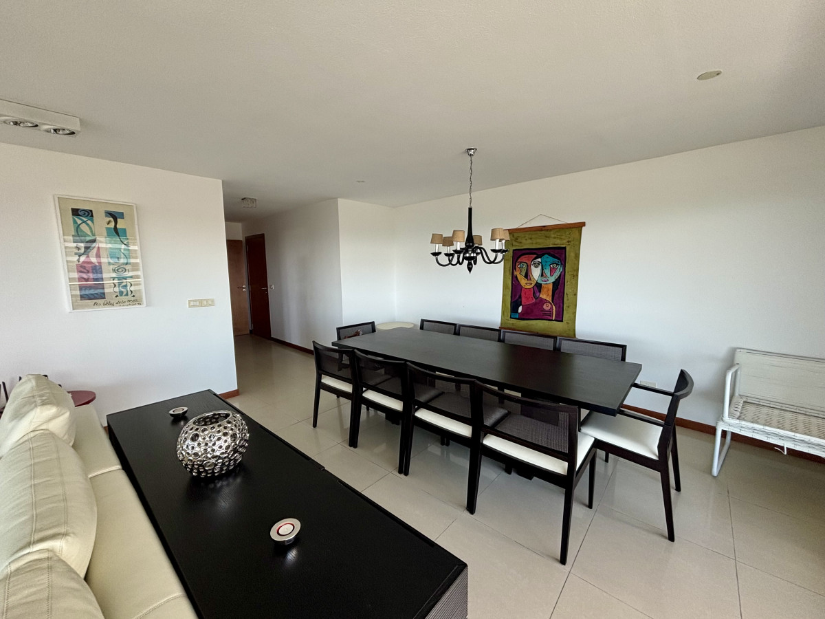 Imagen de Rincón del Indio | Apartamento en venta con vista al mar | 3 suites + servicio