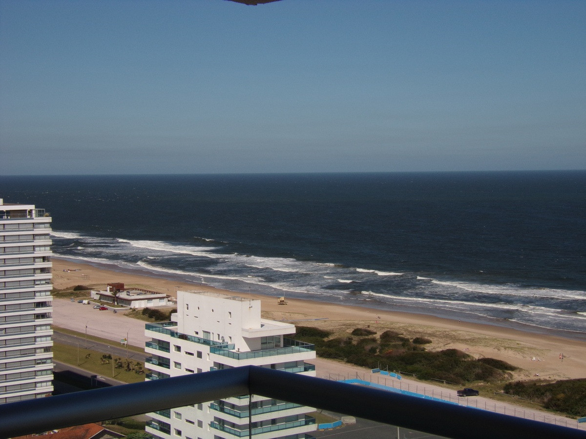 Imagen de Amplio apartamento con una vista plena al mar!!!