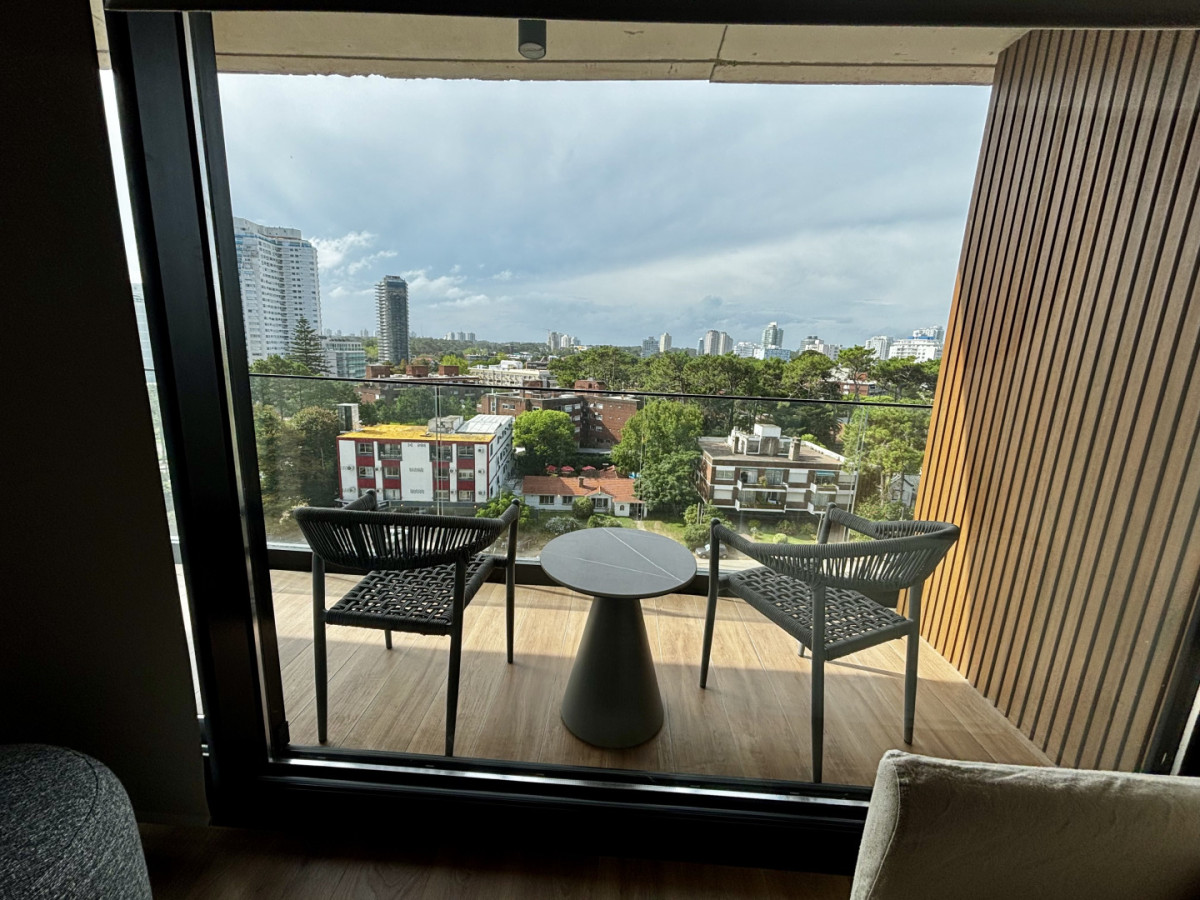 Imagen de TORRES DEL ESTE | 2 dorm 2 baños desarrollo de lujo en Av. Chiverta, Punta del Este