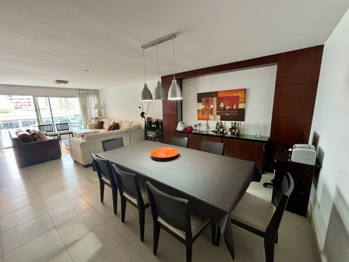 Imagen de Apartamento venta 3 dormitorios 3 baños + Toilette | Av. Chiverta