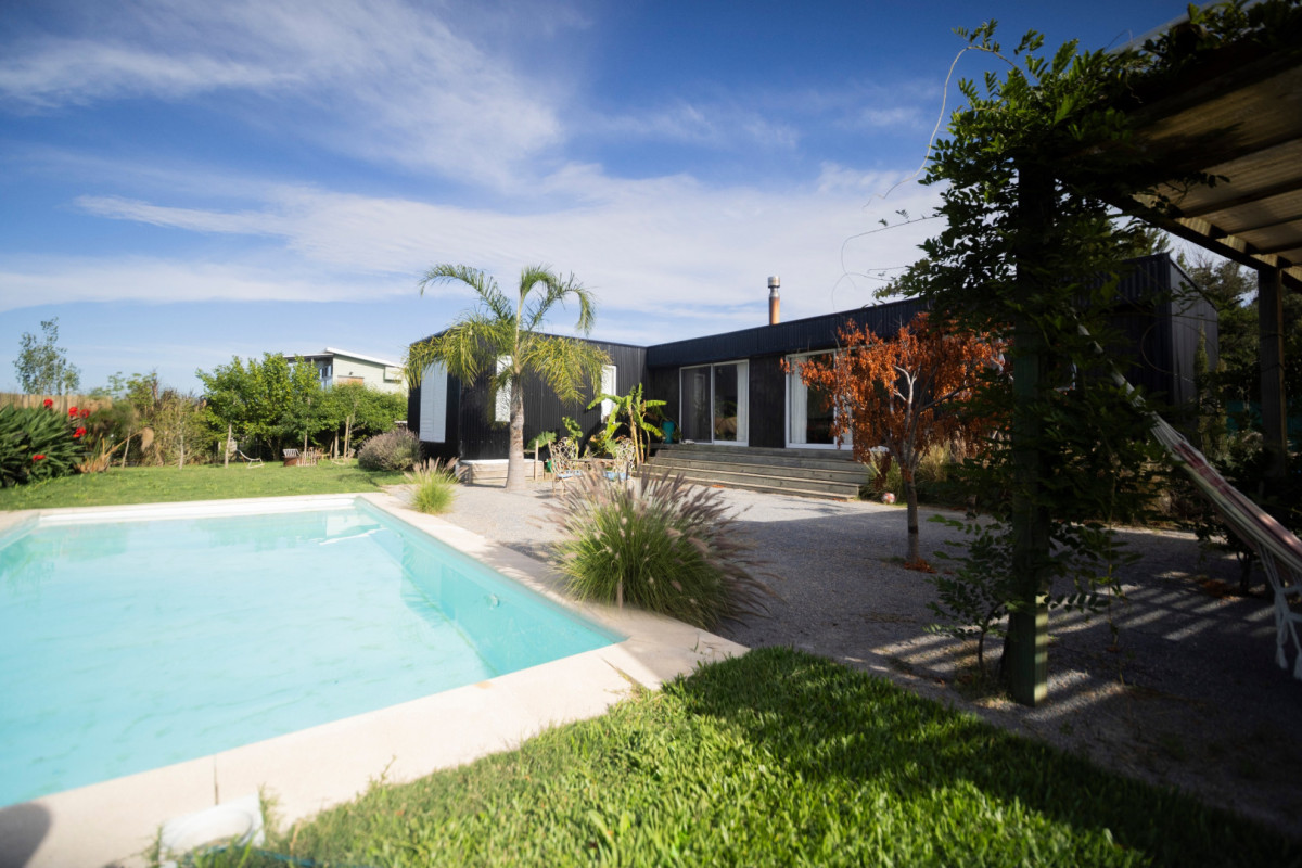 Imagen de Casa en Miramar Acres - Piscina Climatizada y Cancha de Fútbol