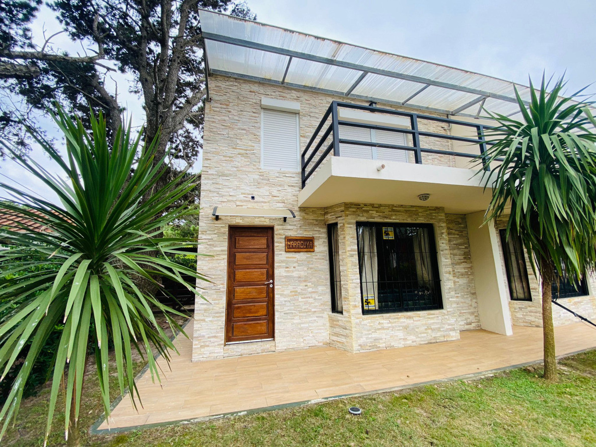 Imagen de Casa en venta | 3 dormitorios, 2 baños, a 100 m del mar. Ubicación: Tio Tom, Punta Ballena