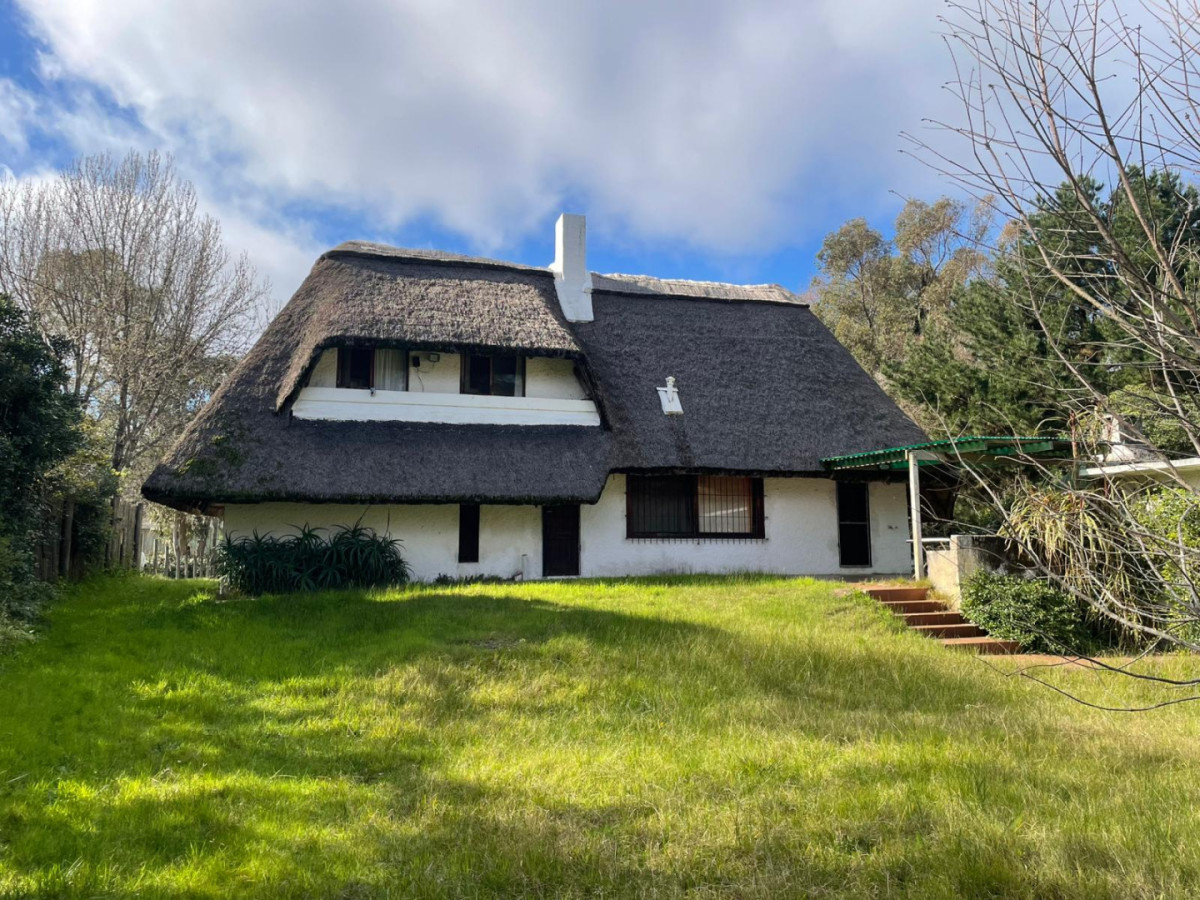 Imagen de Casa en venta | A 100 m del mar. Ubicación: Portezuelo, Punta del Este