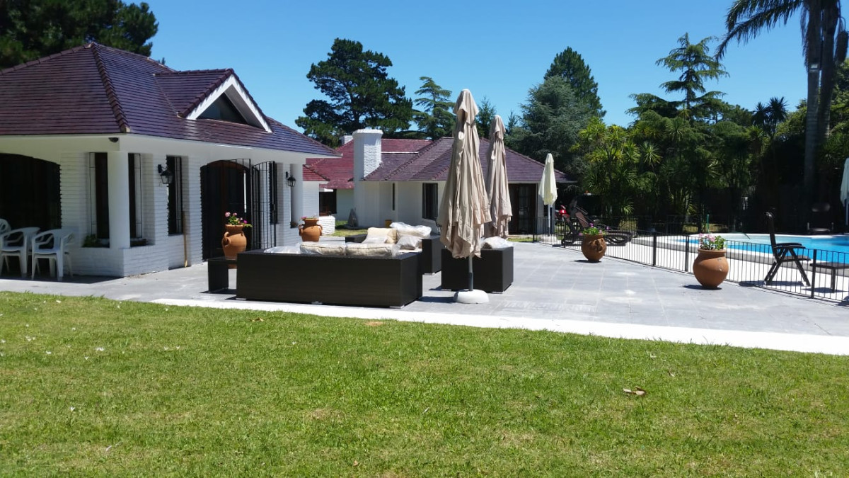 Imagen de Casa ideal para vivir todo el año | Jardines de Córdoba | 4.700 m2 sup 545 m2 Ed. Punta del Este