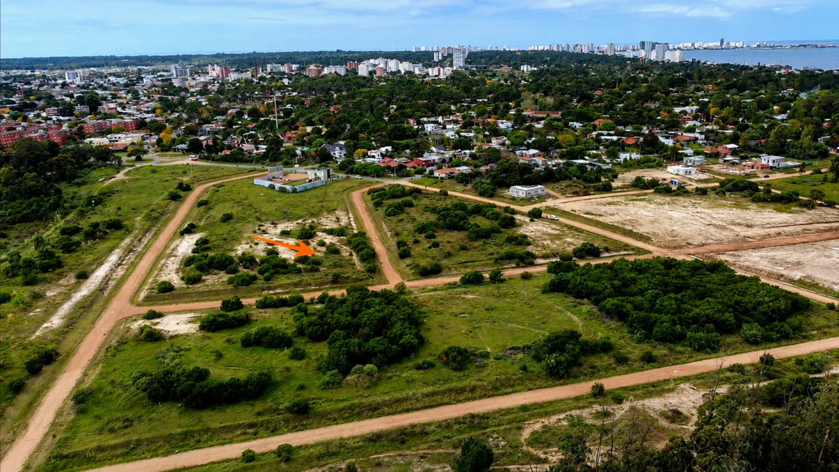 Lote 610 m² en Sausalito, Maldonado · Geometría profunda · Ley de Vivienda Promovida