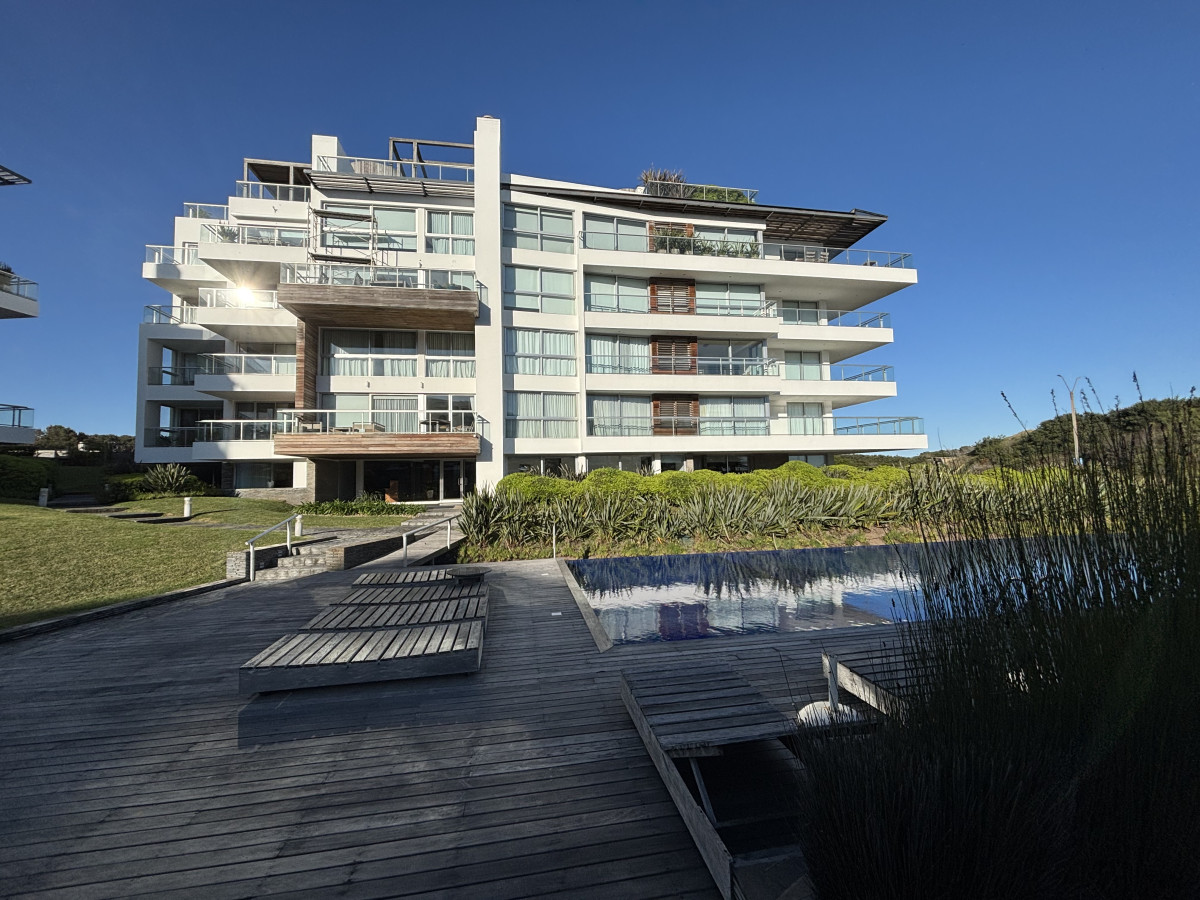 Imagen de Apartamento en venta | Frente al mar, 3 suites, amoblado, parada 28. Ubicación: Brava, Punta del Este