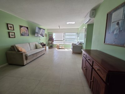 VENTA APARTAMENTO EN PENINSULA REMODELADO 