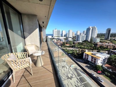VENTA UNIDAD ESQUINERA EN TORRES DEL ESTE PISO ALTO