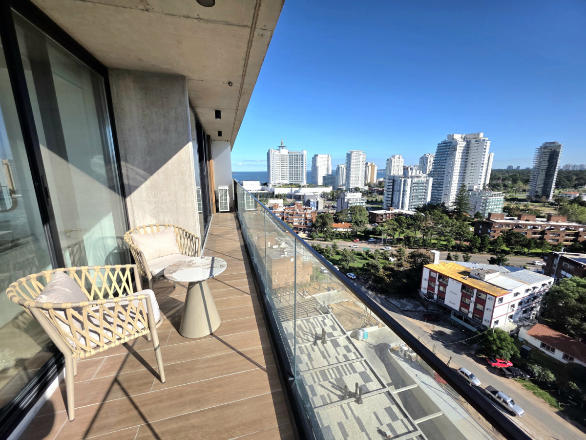 VENTA UNIDAD ESQUINERA EN TORRES DEL ESTE PISO ALTO