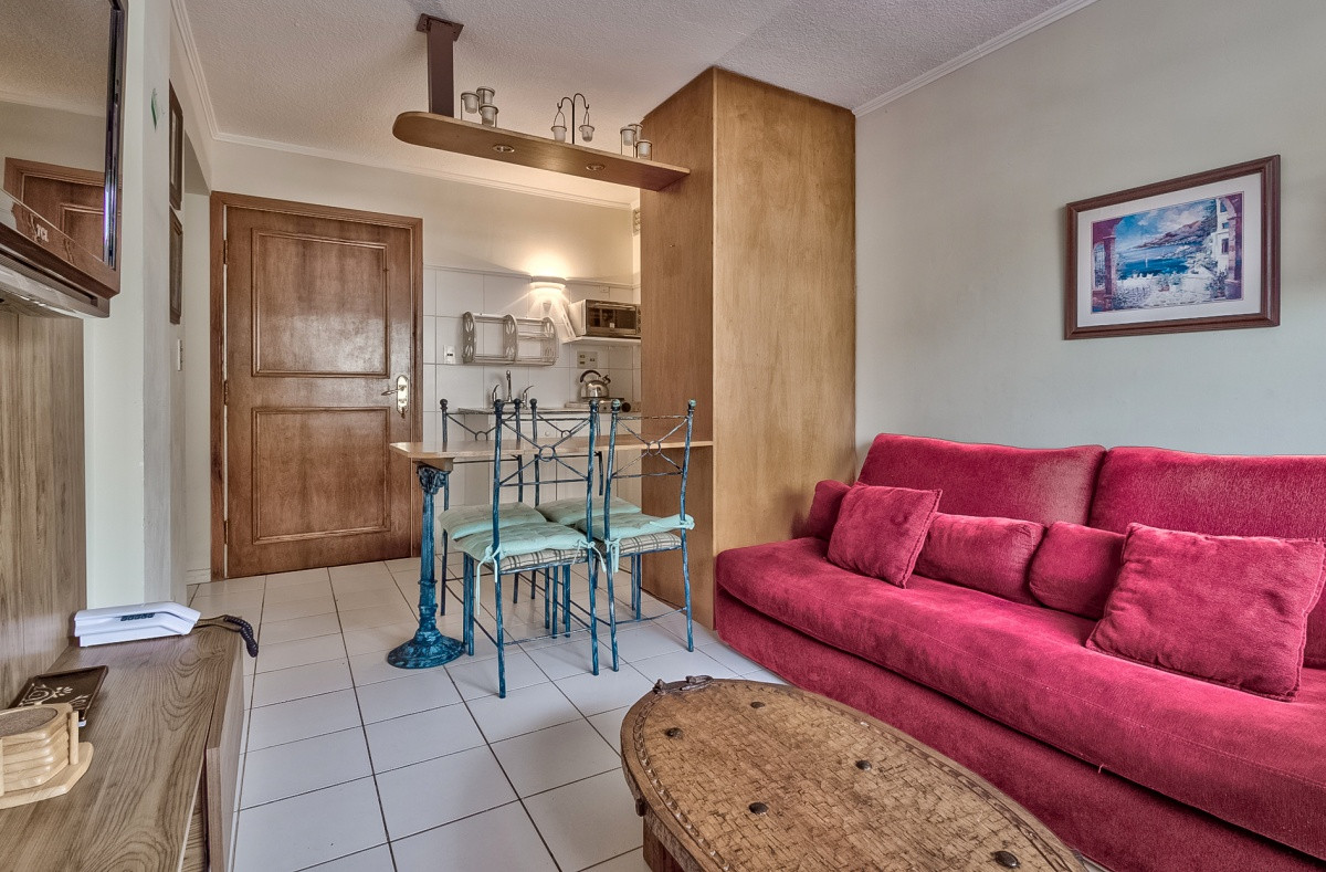 OPORTUNIDAD EN PENINSULA 2 DORMITORIOS 1 BAÑO CON GARAJE