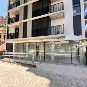 ? Local en Esquina sobre 8 de Octubre | Gran Visibilidad