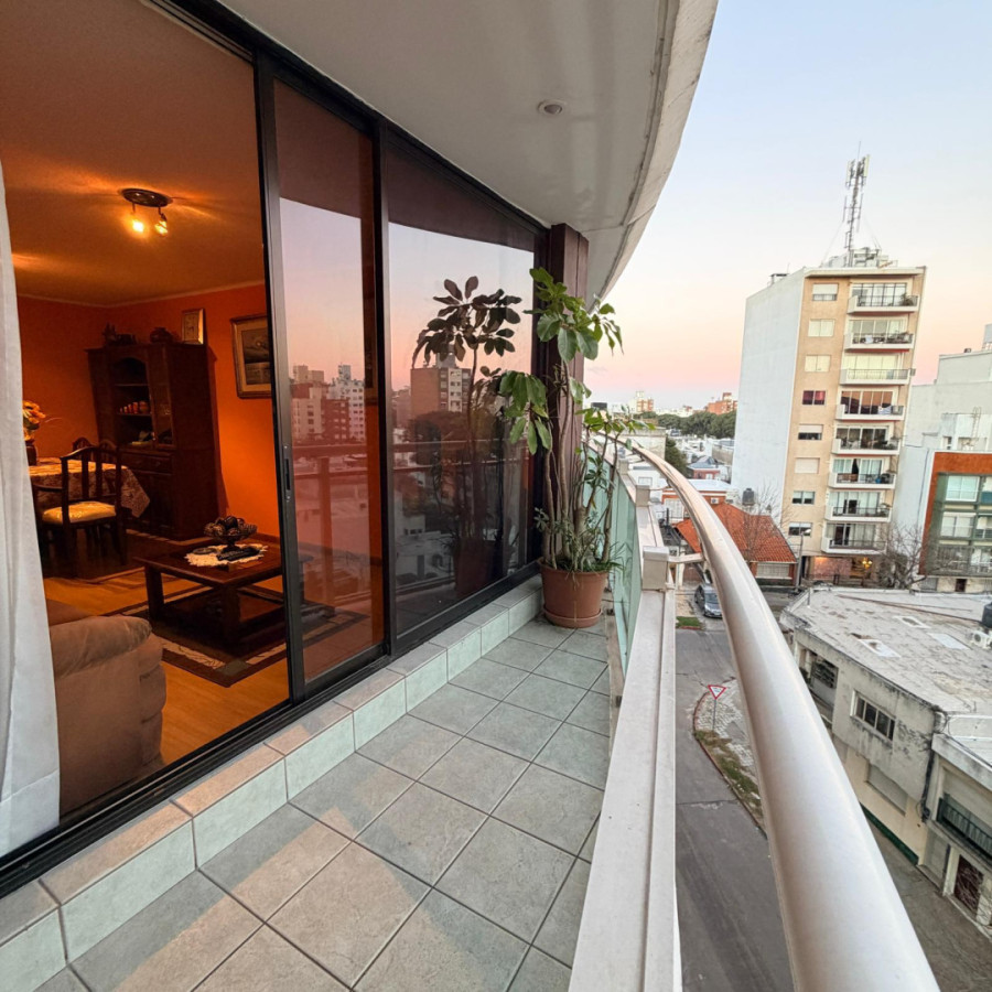 Venta Apartamento 3 Dormitorios con Garaje Pocitos Montevideo V 