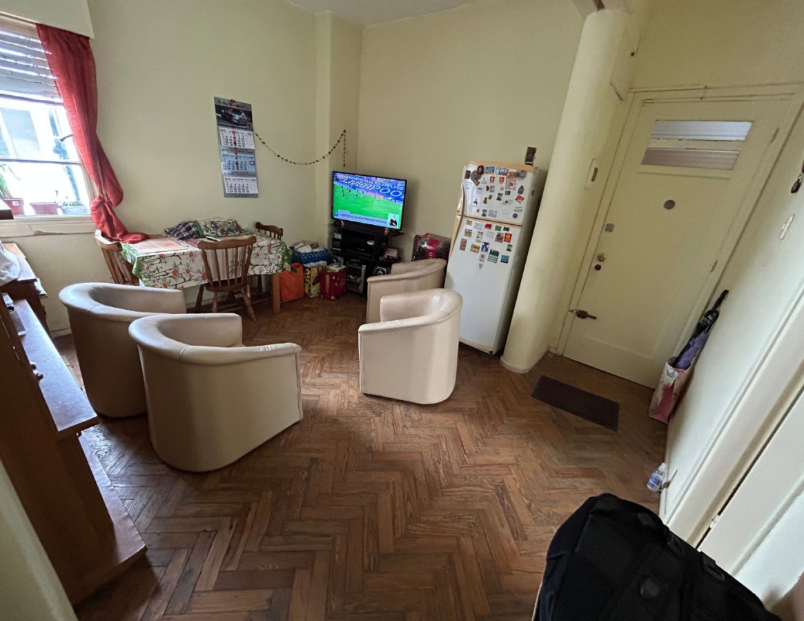 Venta Apartamento 2 Dormitorios con Renta Ciudad Vieja Montevideo B