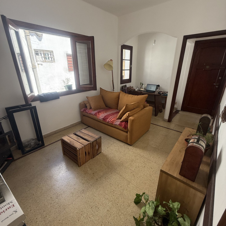 Venta Apartamento 2 dormitorios con renta Palermo montevideo B
