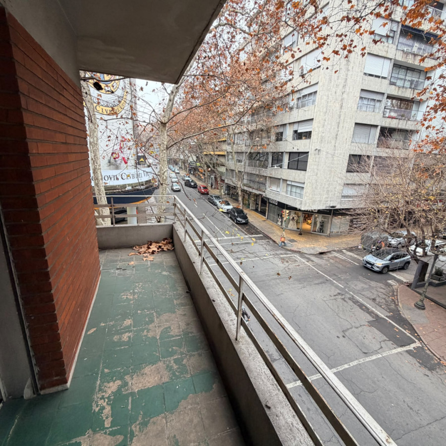 Venta Apartamento 3 Dormitorios Centro Montevideo D