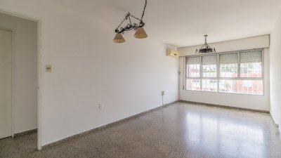 ALQUILER APARTAMENTO MALVÍN 3 DORMITORIOS Y GARAJE