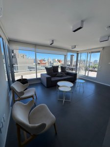 Alquiler 1 dormitorio, Patio, Garaje . Tres cruces