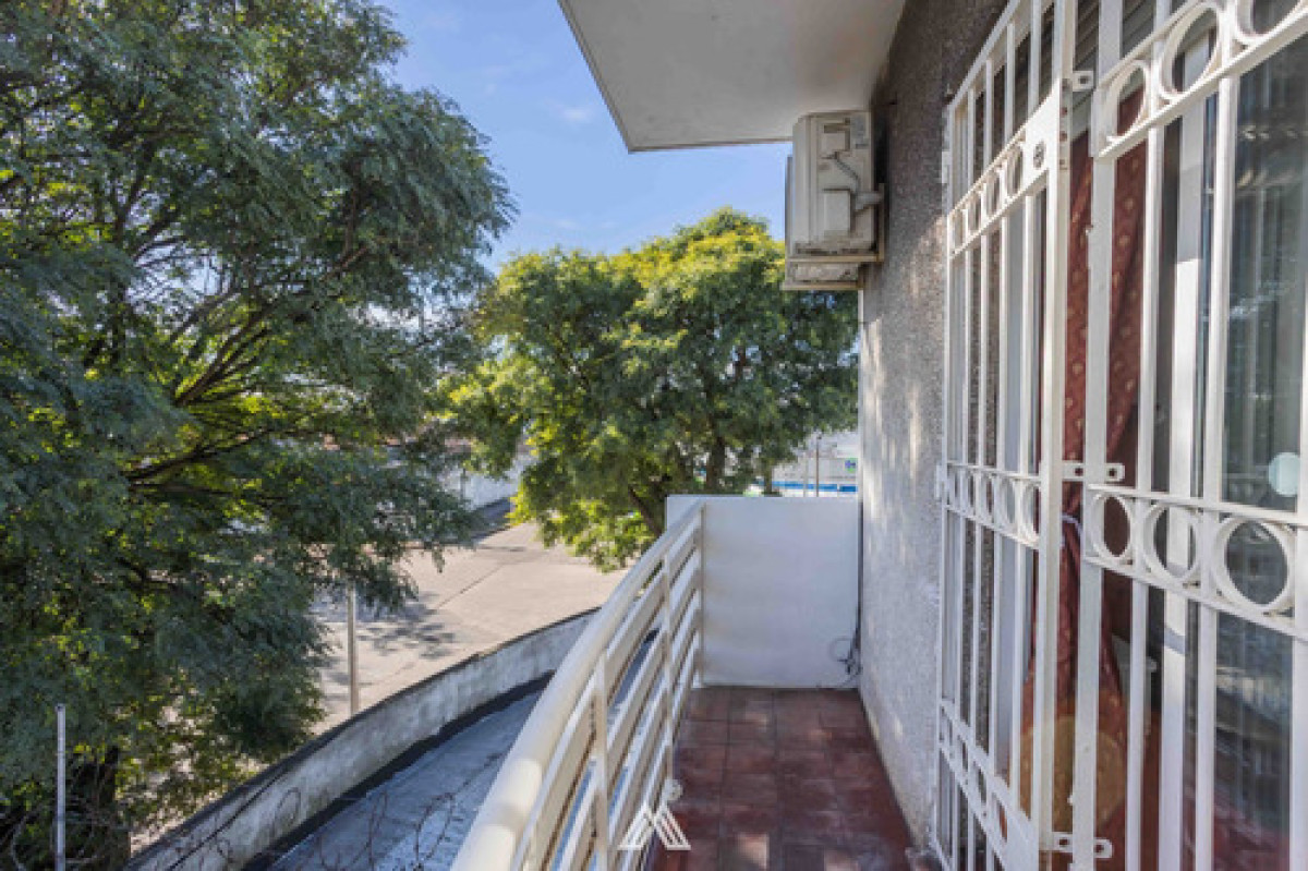 Venta Apartamento La Unión 2 Dormitorios Y Terraza Al Frente