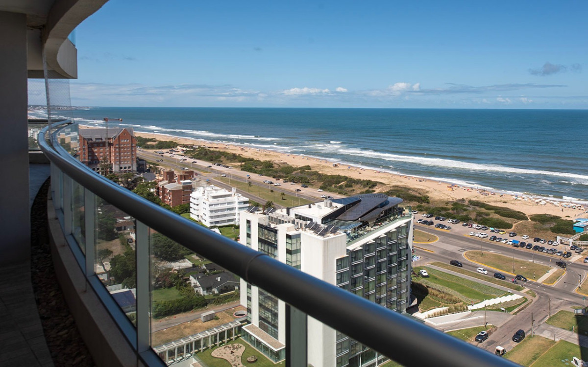 Look Brava - Exclusivo 2 Dormitorios en Parada 10 Brava | Vista al Mar y Amenities Premium