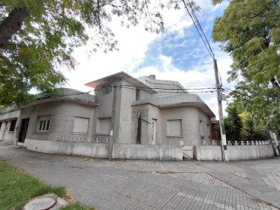 Venta casa 3 dormitorios, 2 baños, Sayago