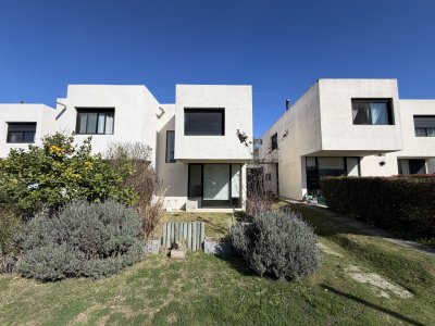 Casa en venta 3D en Complejo Vitta - Solymar Norte