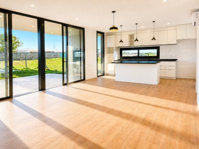 Venta Casa 3 Dormitorios en La Juana con Piscina Barbacoa y Excelente Orientación