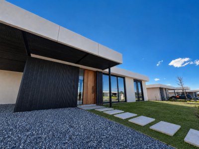 Venta Casa a Estrenar 3 Dormitorios La Juana Piscina Barbacoa y Excelente Orientación