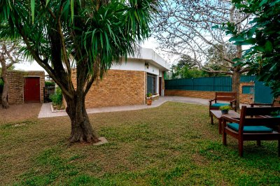 Venta casa de 3 dormitorios y altillo en Carrasco Sur