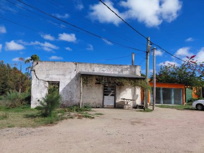 Venta casa y local y terreno,Mendoza Chico, Florida, 2670mt