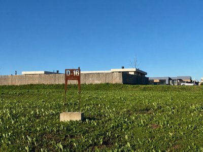 Venta de terreno barrio privado La Juana