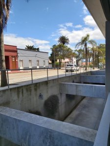 En Altos del Puerto, edificio de moderno concepto.