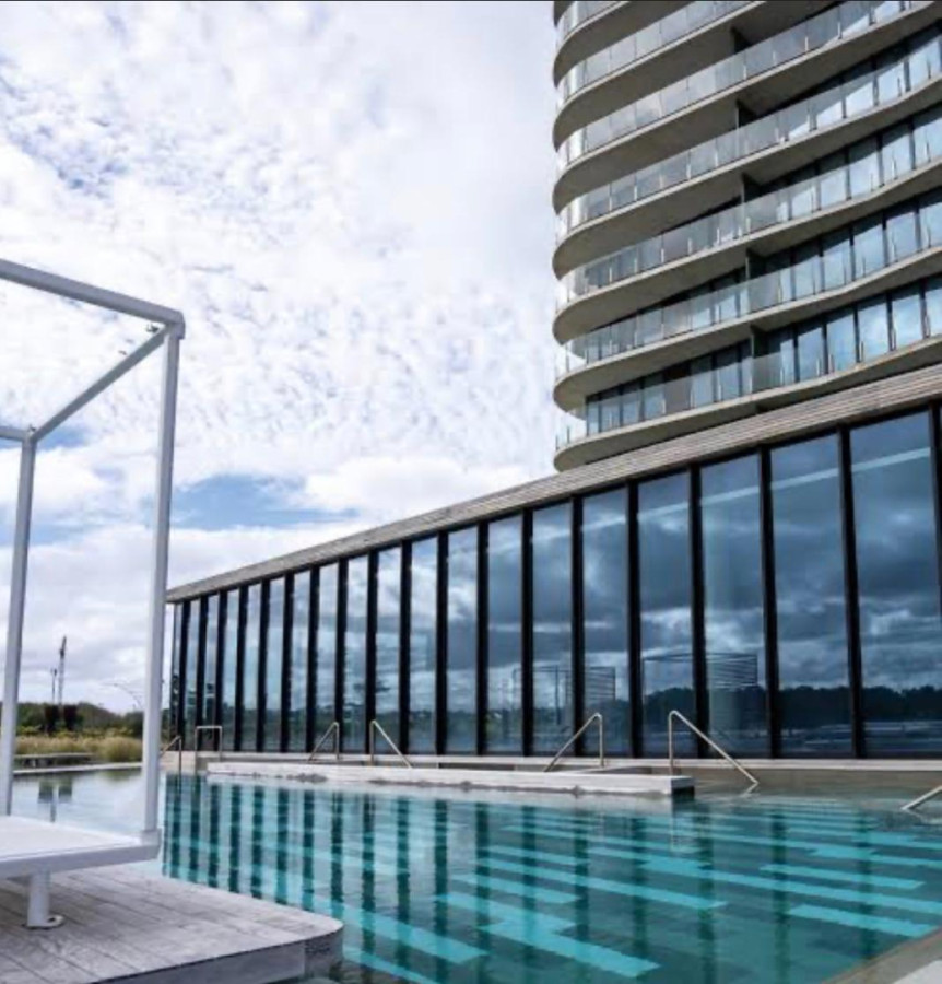 Increible apartamento en el edificio Surfside 