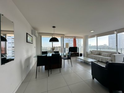 Alquiler temporal y alquiler anual departamento de 2 dormitorios en Av. Roosevelt.