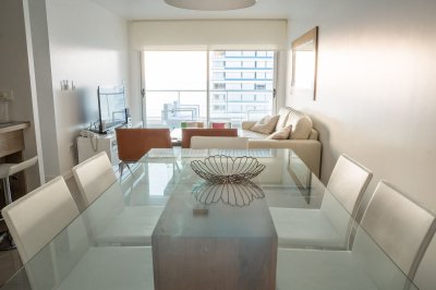 EXCLUSIVO APARTAMENTO DE 2 DORMITORIOS CON TERRAZA, PARRILLERO Y JACUZZI PROPIOS