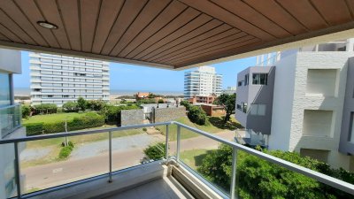 DEPARTAMENTO DE 2 DORMITORIOS EN EDIFICIO DE CATEGORIA CON VISTA AL MAR