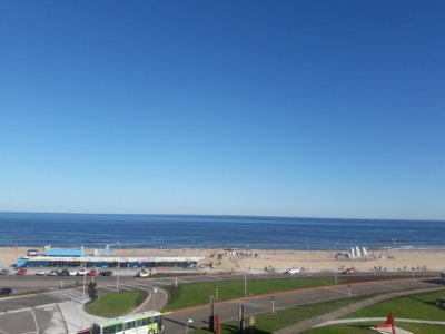 IMPORTANTE DEPARTAMENTO DE 3 DORMITORIOS EN SUITE CON VISTA AL MAR EN EDIFICIO DE GRAN CATEGORIA 