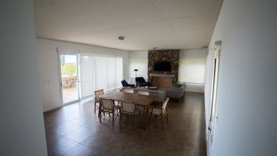 VACACIONE EN EDIFICIO Q - PUNTA BALLENA